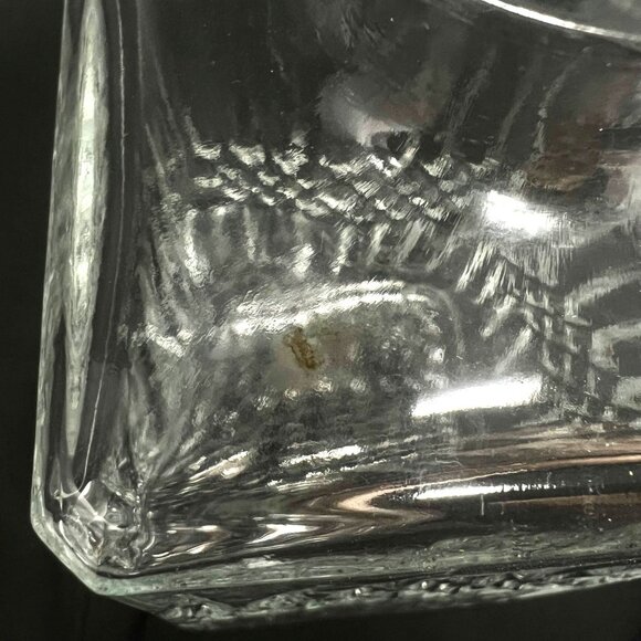 Luminarc‎ Clear Diamond Pattern Crystal Decanter and Square Stopper - 8.75" Tall - Picture 8 of 10